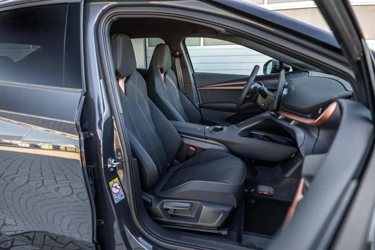 286pk Business 82 kWh | Sportstoelen | Apple Carplay/Android Auto | Adaptive Cruise