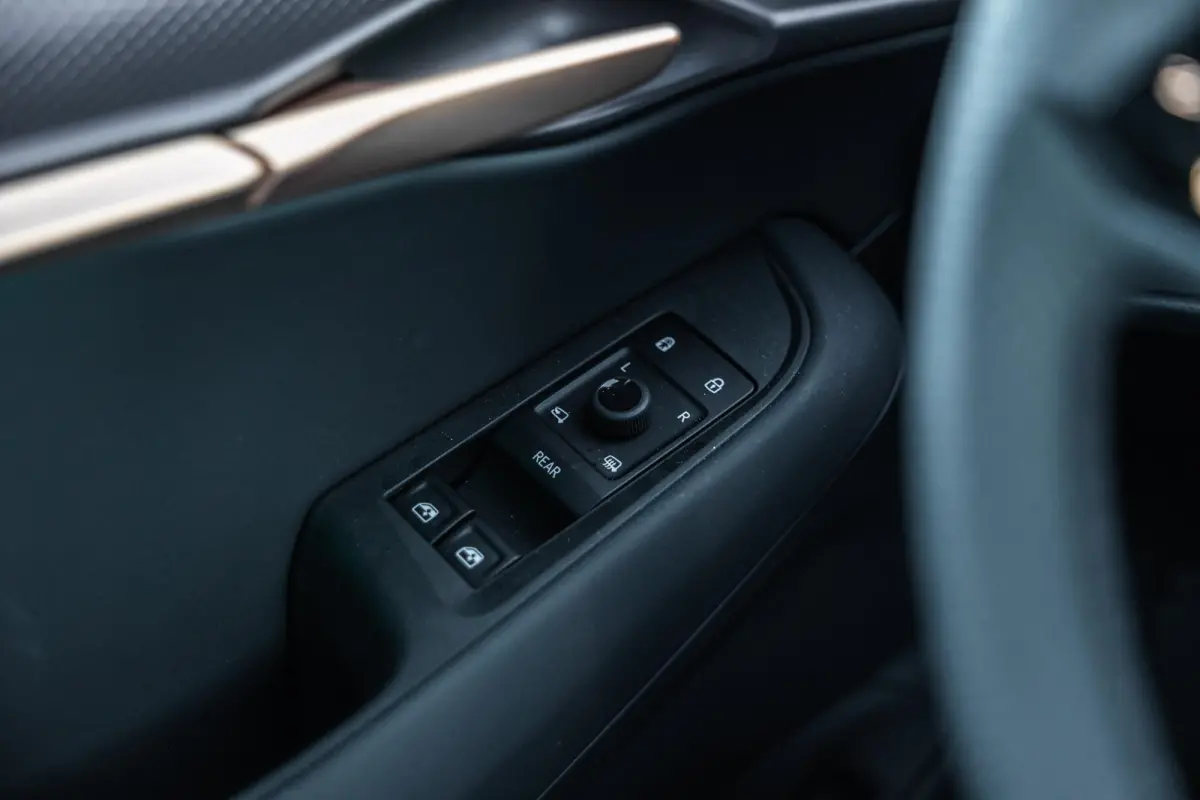 286pk Business 82 kWh | Sportstoelen | Apple Carplay/Android Auto | Adaptive Cruise