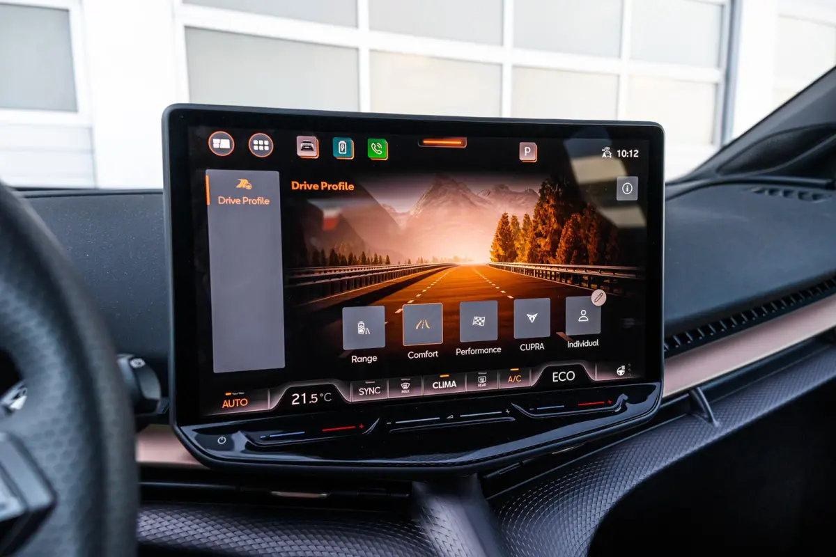 286pk Business 82 kWh | Sportstoelen | Apple Carplay/Android Auto | Adaptive Cruise