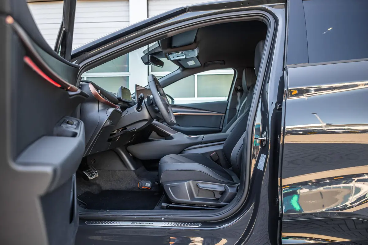 286pk Business 82 kWh | Sportstoelen | Apple Carplay/Android Auto | Adaptive Cruise