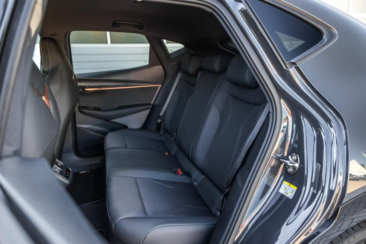 286pk Business 82 kWh | Sportstoelen | Apple Carplay/Android Auto | Adaptive Cruise