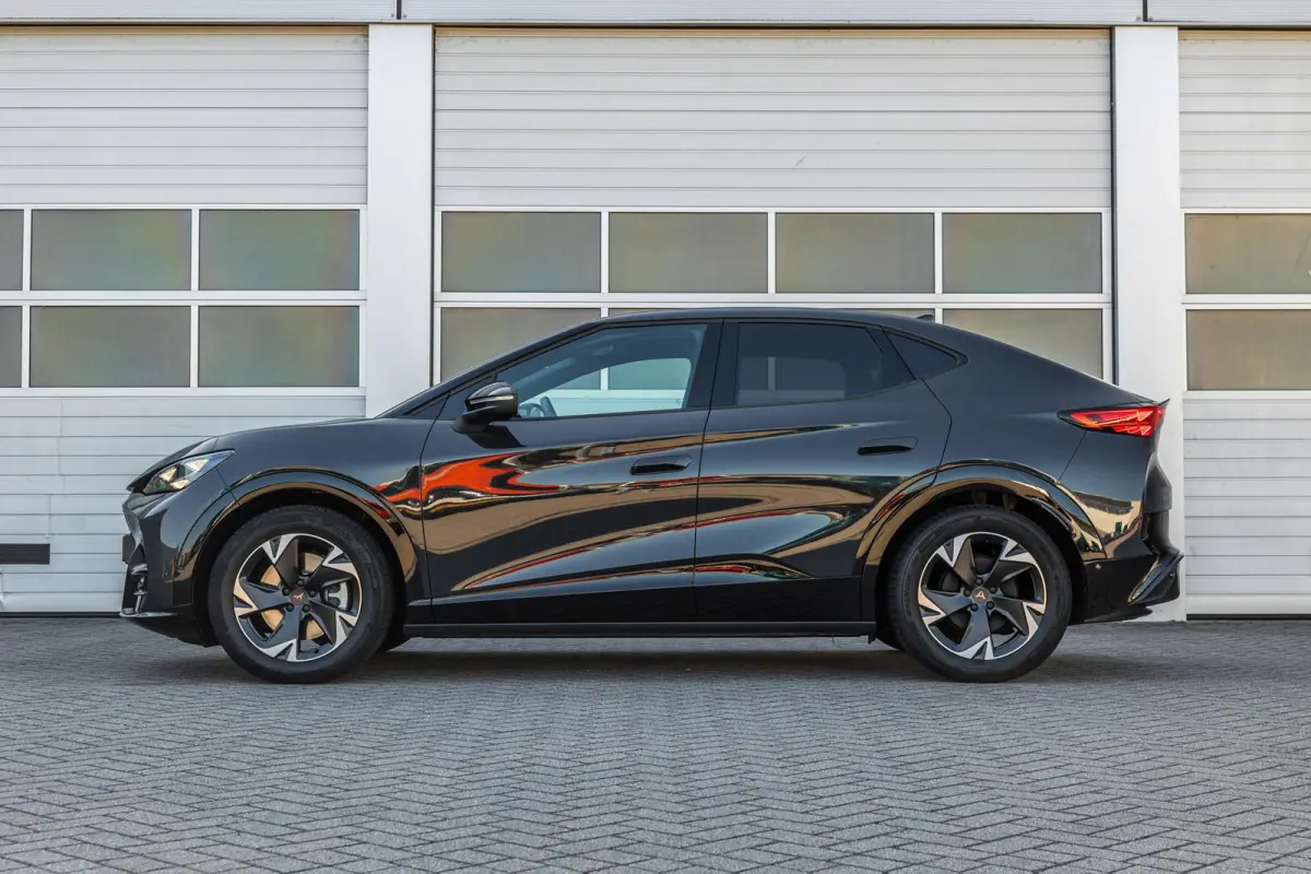 286pk Business 82 kWh | Sportstoelen | Apple Carplay/Android Auto | Adaptive Cruise