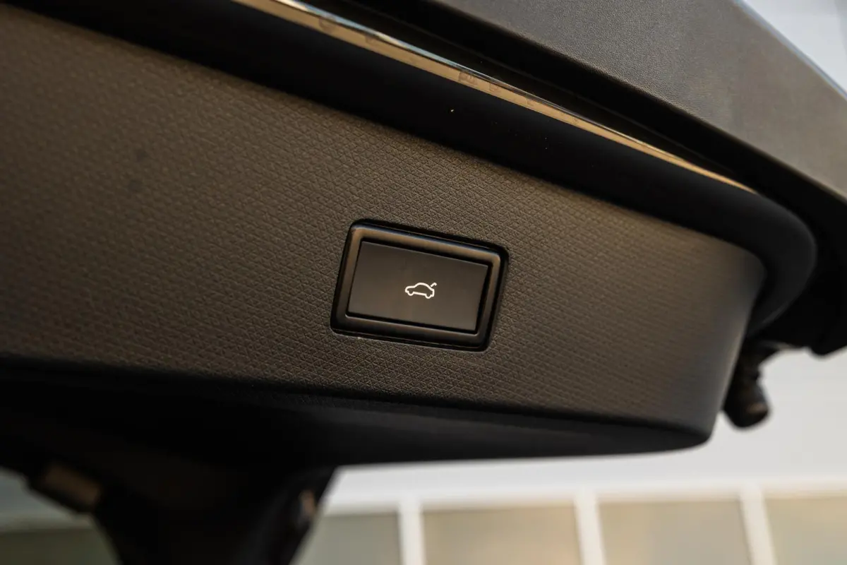 286pk Business 82 kWh | Sportstoelen | Apple Carplay/Android Auto | Adaptive Cruise