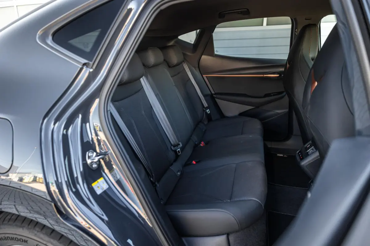 286pk Business 82 kWh | Sportstoelen | Apple Carplay/Android Auto | Adaptive Cruise