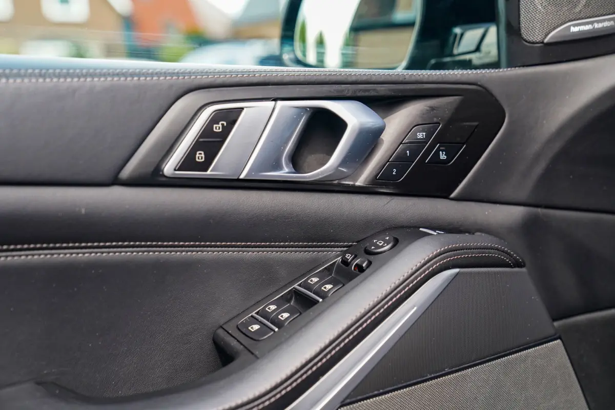 XDrive45e High Executive | Panorama | Harman/Kardon | Driving Assisted | Trekhaak | 22 inch | HuD | Head up Display