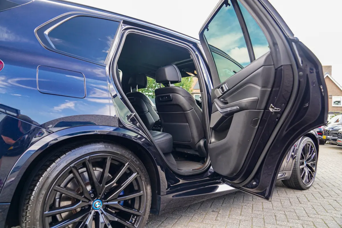 XDrive45e High Executive | Panorama | Harman/Kardon | Driving Assisted | Trekhaak | 22 inch | HuD | Head up Display