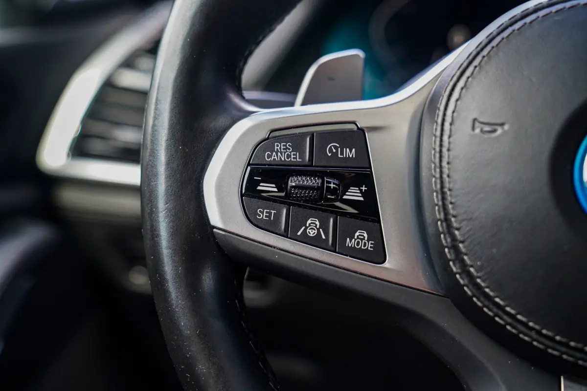 XDrive45e High Executive | Panorama | Harman/Kardon | Driving Assisted | Trekhaak | 22 inch | HuD | Head up Display