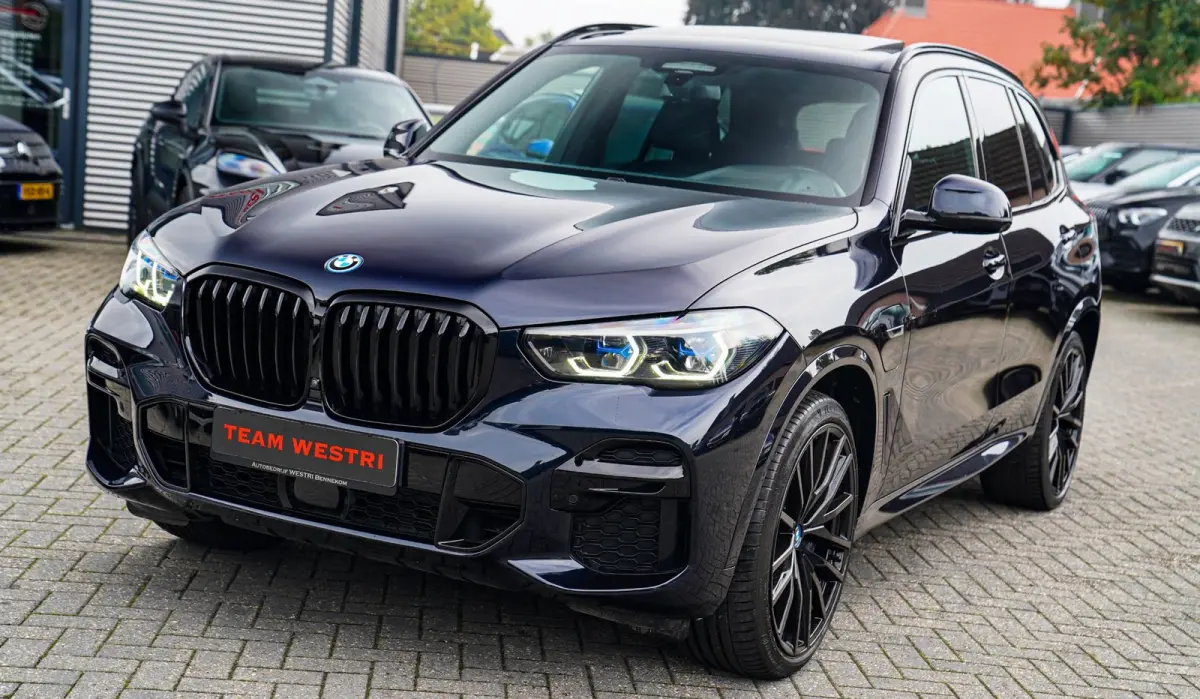 XDrive45e High Executive | Panorama | Harman/Kardon | Driving Assisted | Trekhaak | 22 inch | HuD | Head up Display