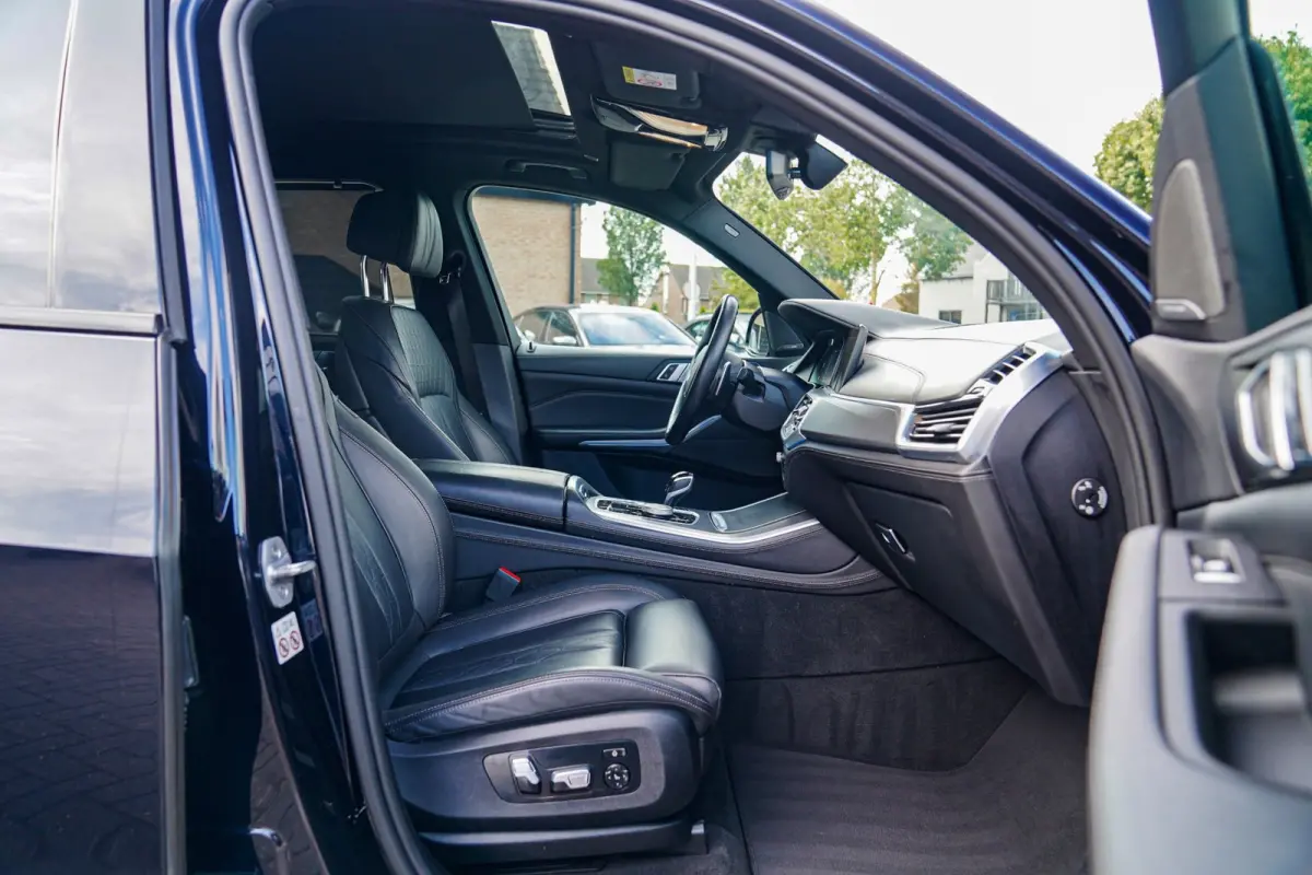 XDrive45e High Executive | Panorama | Harman/Kardon | Driving Assisted | Trekhaak | 22 inch | HuD | Head up Display