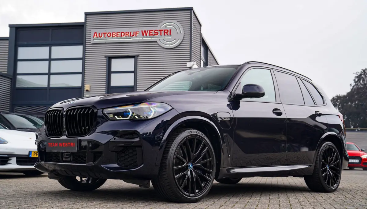 XDrive45e High Executive | Panorama | Harman/Kardon | Driving Assisted | Trekhaak | 22 inch | HuD | Head up Display