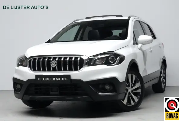 SX4 1.4 Boosterjet Style 140 PK | Pano-dak | CarPlay | Acc | Leder | Stoelverwarming | Camera | Trekhaak | Pdc | Keyless | Led |