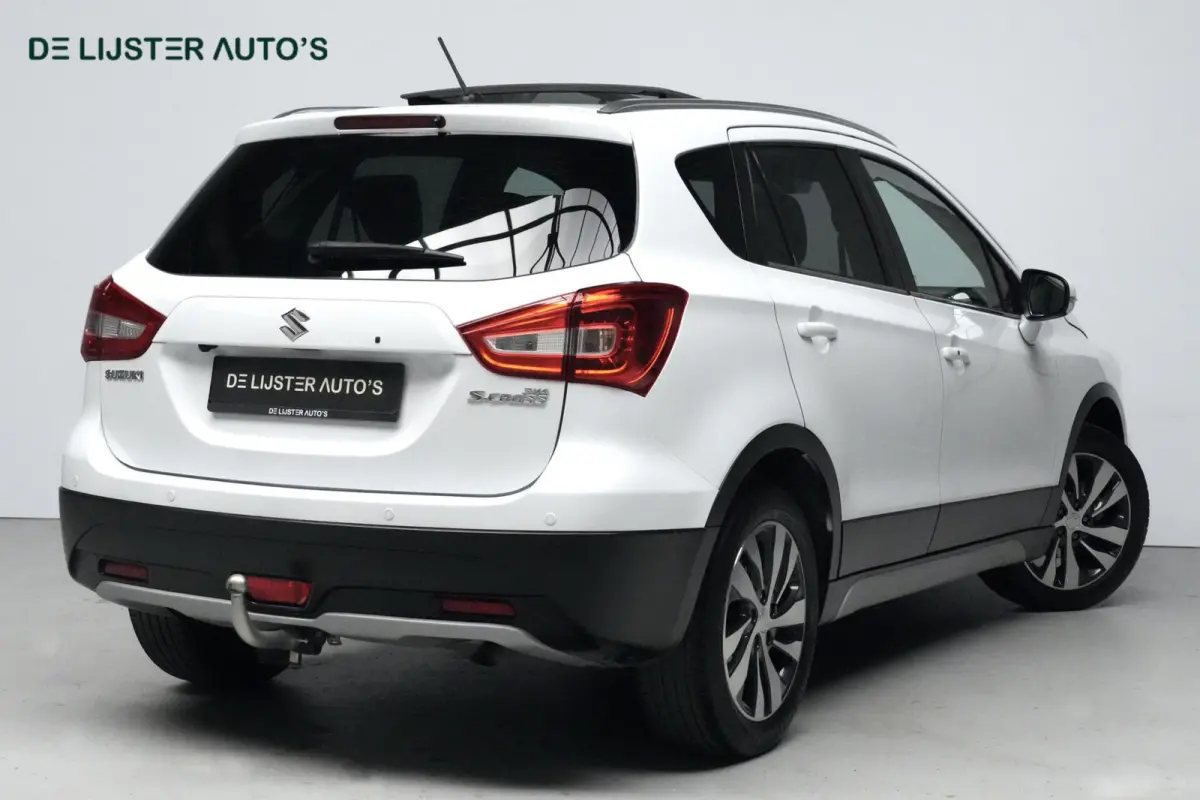 SX4 1.4 Boosterjet Style 140 PK | Pano-dak | CarPlay | Acc | Leder | Stoelverwarming | Camera | Trekhaak | Pdc | Keyless | Led |