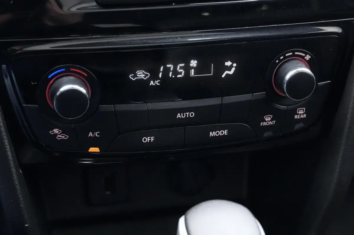 1.4 Boosterjet Style Automaat 140 PK | Pano-dak | CarPlay | Acc | Camera | Stoelverwarming | Keyless |