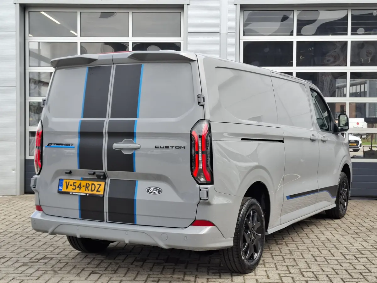 Cust. 340 L2H1 Sport 71 kWh | 370KM WLTP | 2.300 KG trekgewicht | Voorstoelen Verwarmd | Android/Apple Carplay | Nieuw!! |