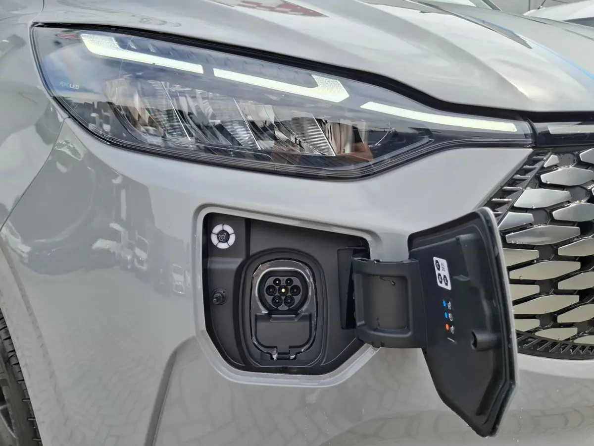 Cust. 340 L2H1 Sport 71 kWh | 370KM WLTP | 2.300 KG trekgewicht | Voorstoelen Verwarmd | Android/Apple Carplay | Nieuw!! |