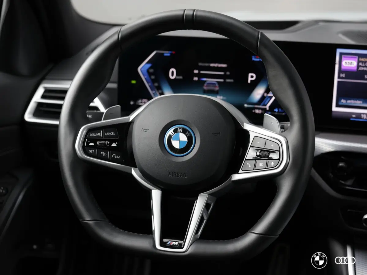330E xDrive M SPORT 22KW / EL. STOELEN / ACC / HEAD-UP / 360 CAMERA / LEDER / DODEHOEK / 18"