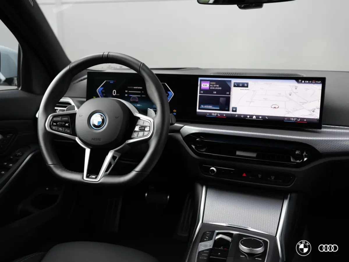 330E xDrive M SPORT 22KW / EL. STOELEN / ACC / HEAD-UP / 360 CAMERA / LEDER / DODEHOEK / 18"