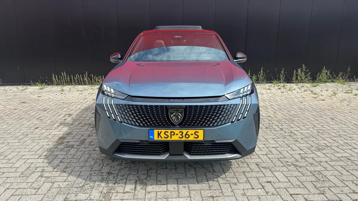 GT | Panoramadak | Stoelmassage Voor | Stoelverwarming Voor en Achter | 360° Camera | Apple Carplay / Android Auto | Draadloze Telefoonlader| Elektrische Achterklep | Adaptive Cruise Contro