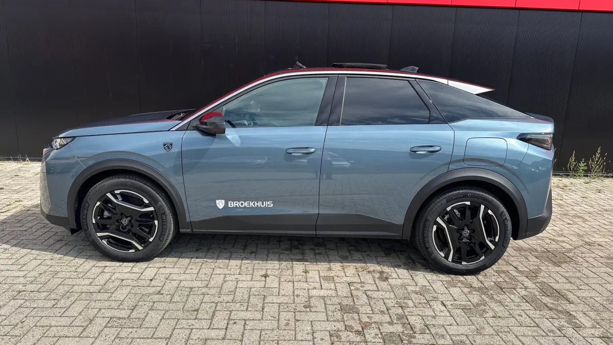 GT | Panoramadak | Stoelmassage Voor | Stoelverwarming Voor en Achter | 360° Camera | Apple Carplay / Android Auto | Draadloze Telefoonlader| Elektrische Achterklep | Adaptive Cruise Contro