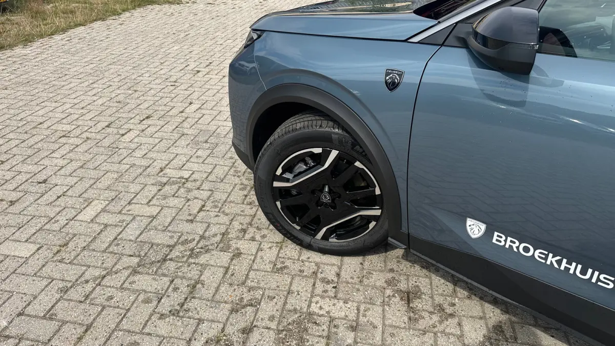 GT | Panoramadak | Stoelmassage Voor | Stoelverwarming Voor en Achter | 360° Camera | Apple Carplay / Android Auto | Draadloze Telefoonlader| Elektrische Achterklep | Adaptive Cruise Contro