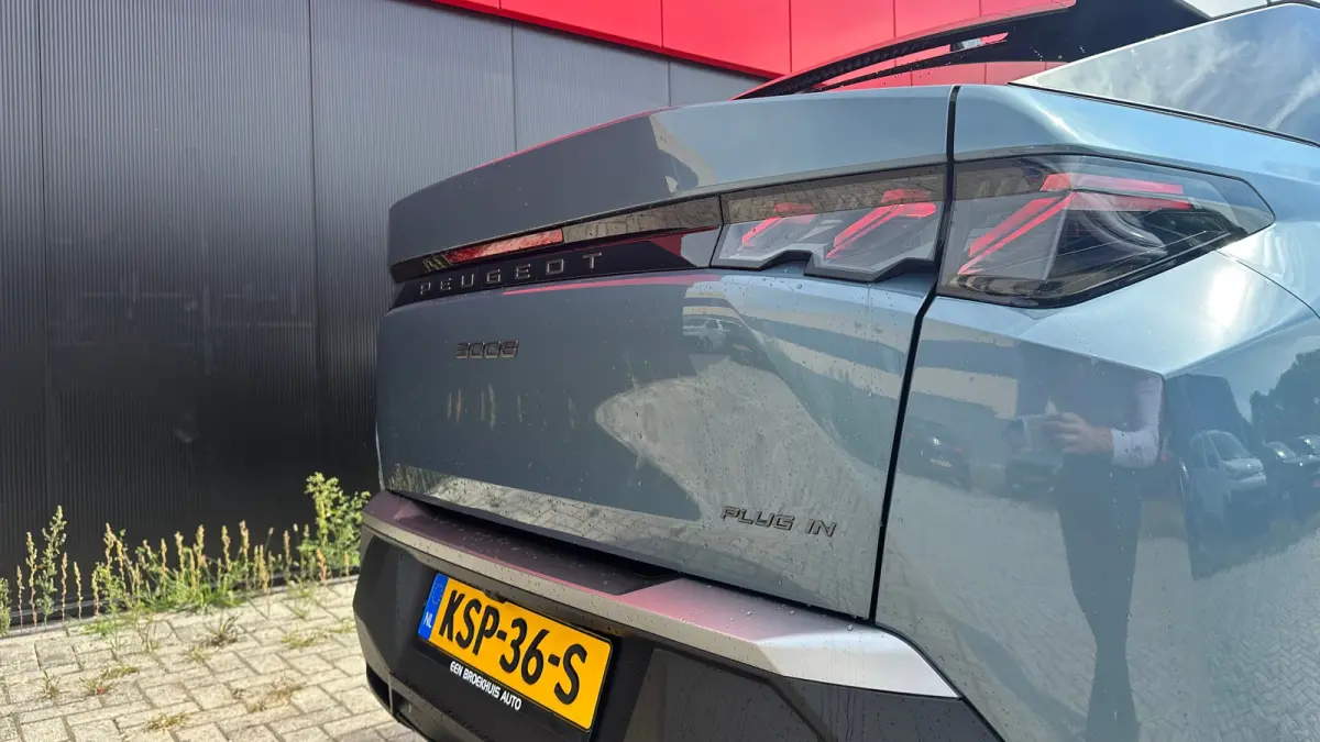 GT | Panoramadak | Stoelmassage Voor | Stoelverwarming Voor en Achter | 360° Camera | Apple Carplay / Android Auto | Draadloze Telefoonlader| Elektrische Achterklep | Adaptive Cruise Contro