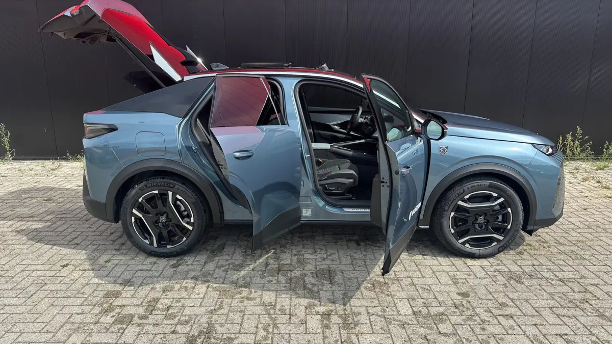 GT | Panoramadak | Stoelmassage Voor | Stoelverwarming Voor en Achter | 360° Camera | Apple Carplay / Android Auto | Draadloze Telefoonlader| Elektrische Achterklep | Adaptive Cruise Contro