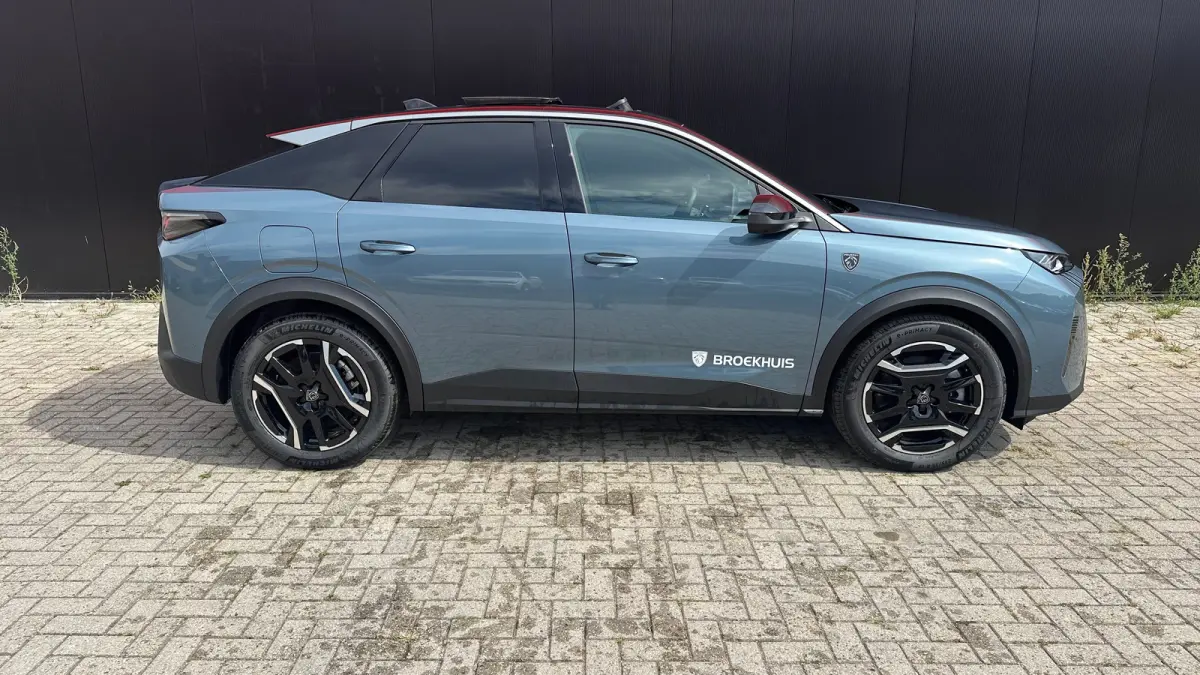 GT | Panoramadak | Stoelmassage Voor | Stoelverwarming Voor en Achter | 360° Camera | Apple Carplay / Android Auto | Draadloze Telefoonlader| Elektrische Achterklep | Adaptive Cruise Contro