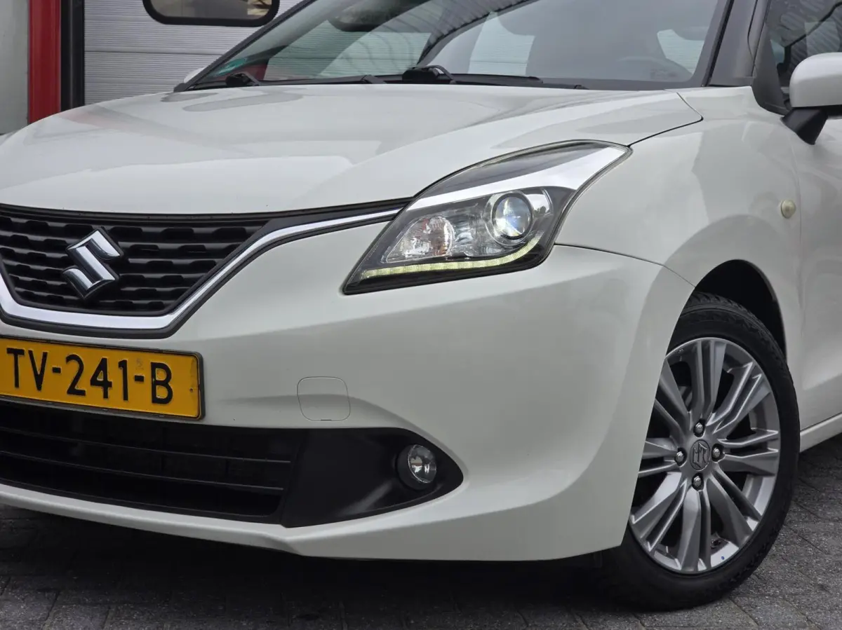 1.2 Exclusive Automaat Xenon/Stoelverw./Airco