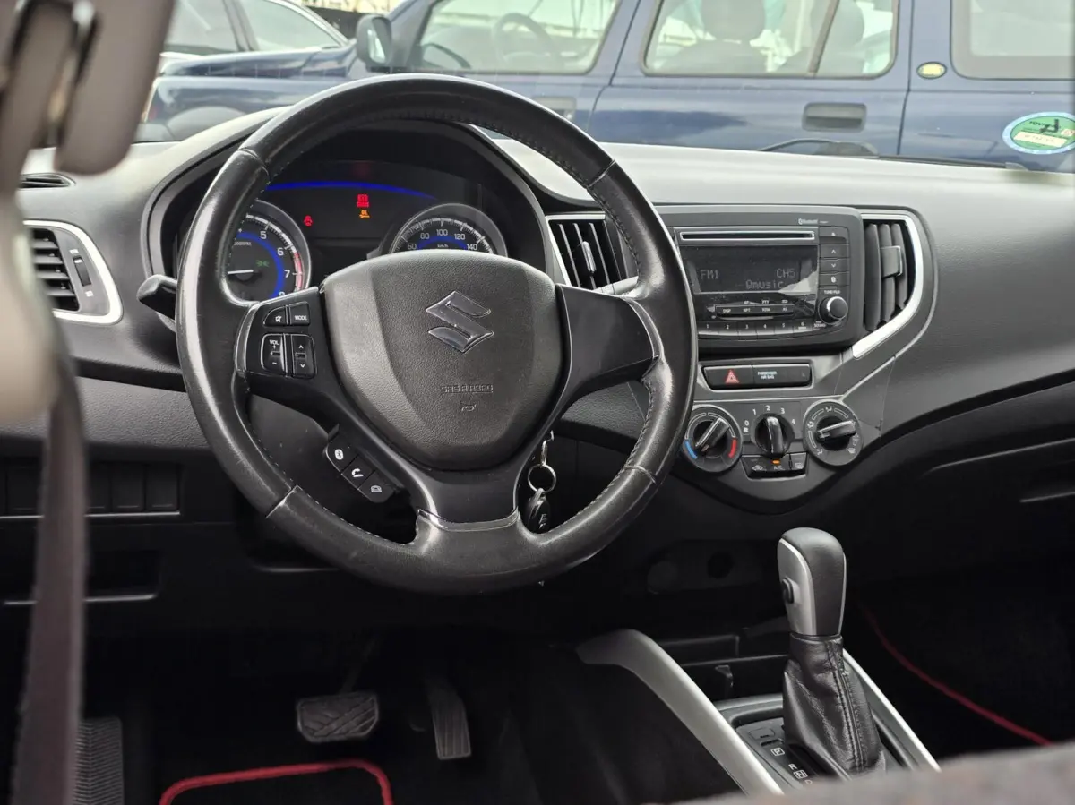 1.2 Exclusive Automaat Xenon/Stoelverw./Airco