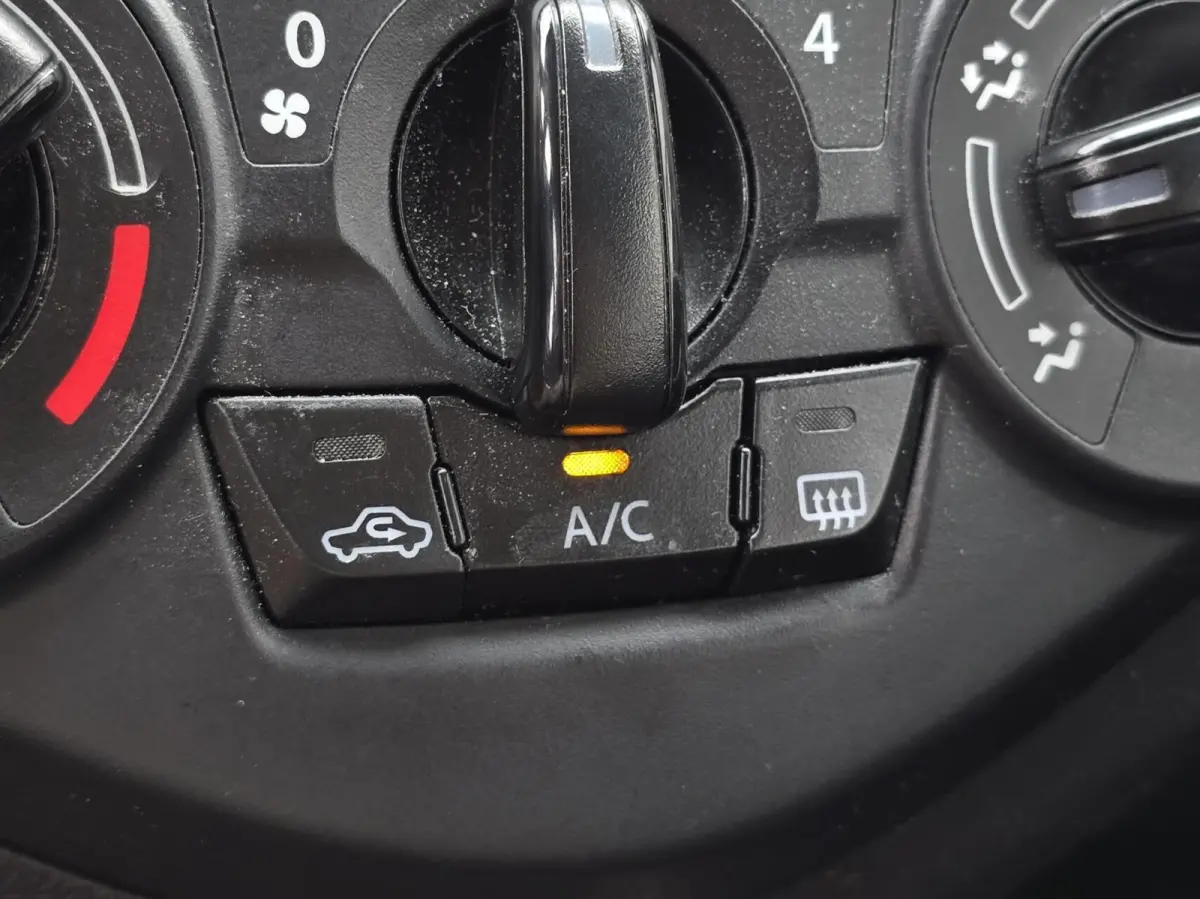 1.2 Exclusive Automaat Xenon/Stoelverw./Airco