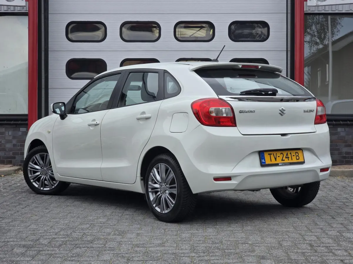 1.2 Exclusive Automaat Xenon/Stoelverw./Airco