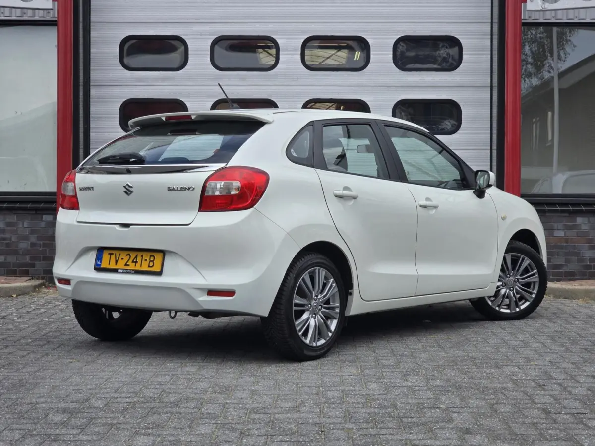 1.2 Exclusive Automaat Xenon/Stoelverw./Airco