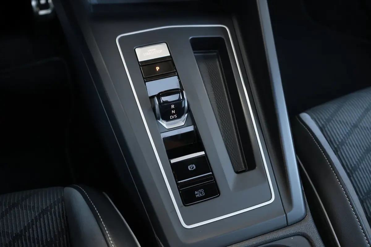 1.5 eTSI R-Line IQ+LED/VIRTUAL/SFEER/ALCANTARA+S.VERWARMING+MASSAGE/18" LMVCAM/ACC/ECC/12 MDN GARANTIE!