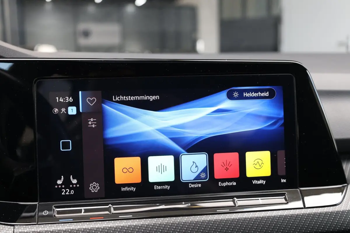 1.5 eTSI R-Line IQ+LED/VIRTUAL/SFEER/ALCANTARA+S.VERWARMING+MASSAGE/18" LMVCAM/ACC/ECC/12 MDN GARANTIE!