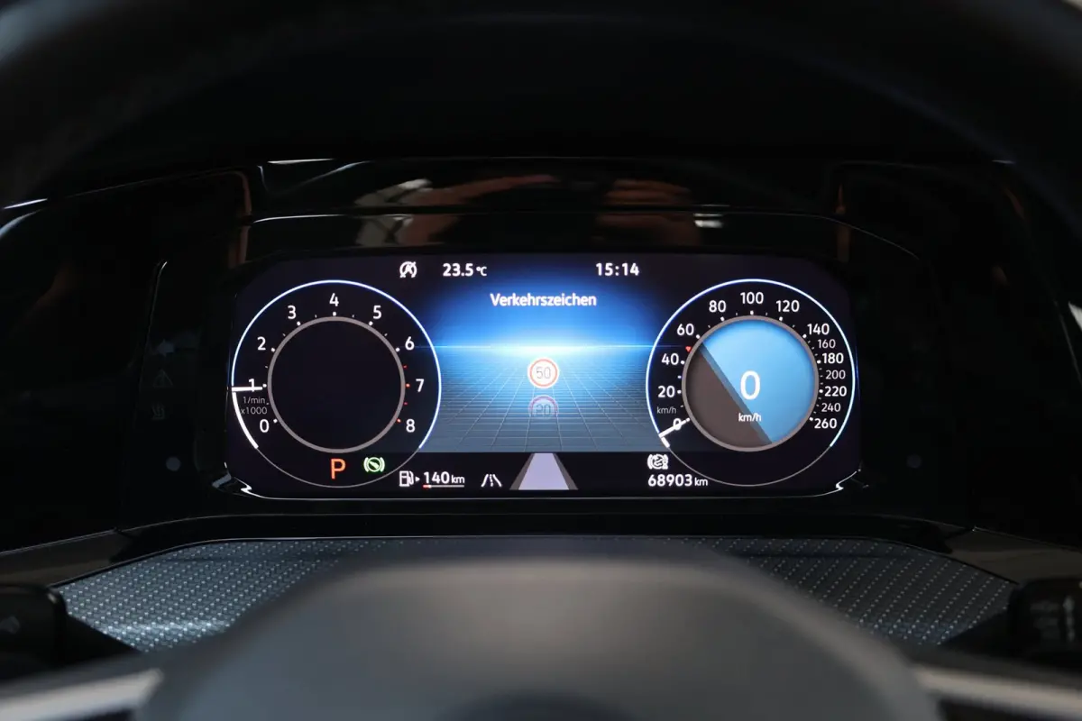 1.5 eTSI R-Line IQ+LED/VIRTUAL/SFEER/ALCANTARA+S.VERWARMING+MASSAGE/18" LMVCAM/ACC/ECC/12 MDN GARANTIE!