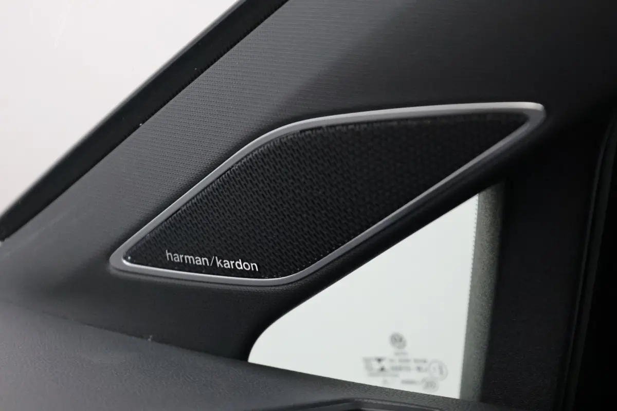 1.5 eTSI R-Line IQ+LED/VIRTUAL/SFEER/ALCANTARA+S.VERWARMING+MASSAGE/18" LMVCAM/ACC/ECC/12 MDN GARANTIE!