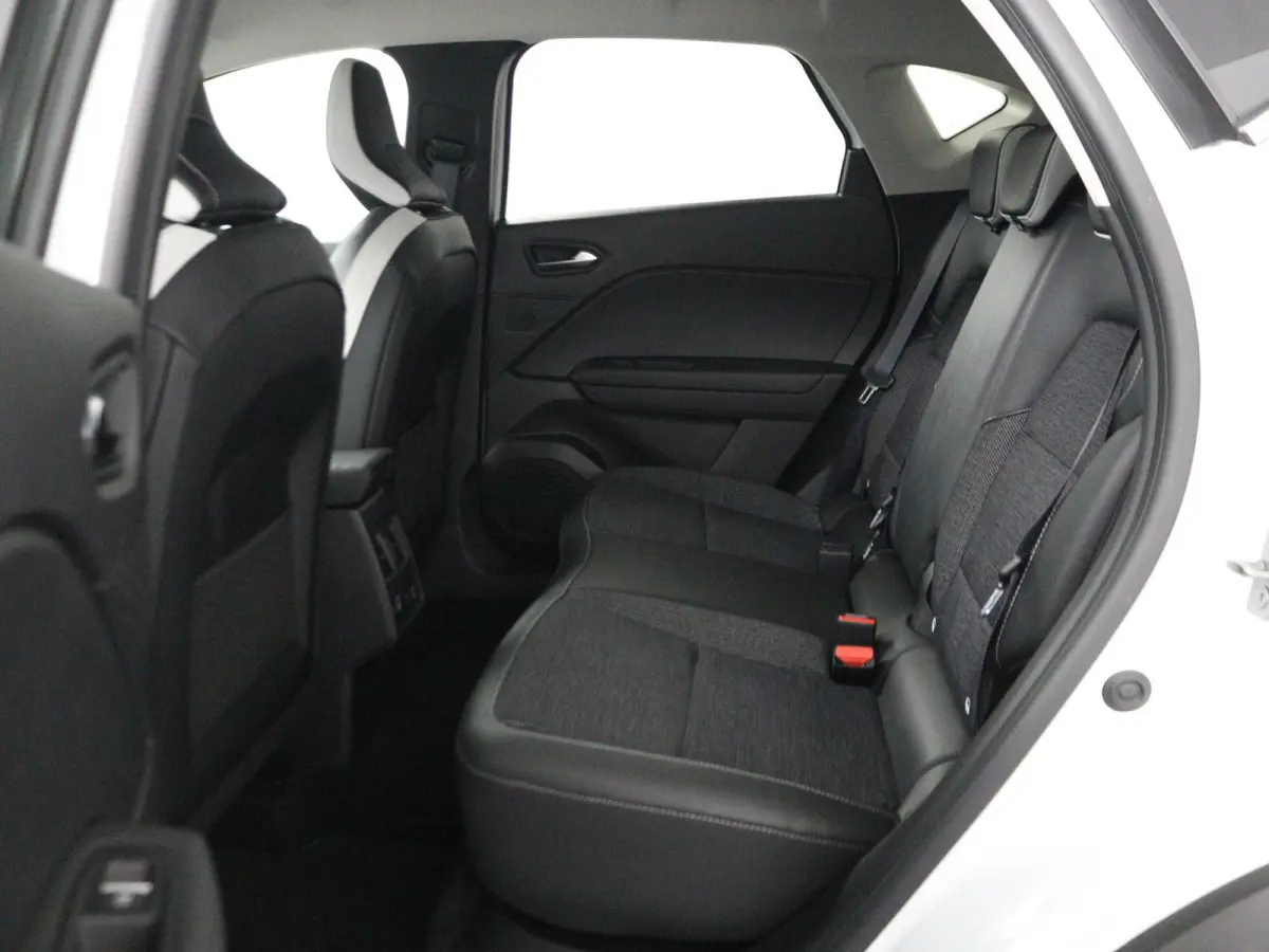 TCe 140 EDC GPF Intens | Automaat | Parkeercamera | Navigatie |