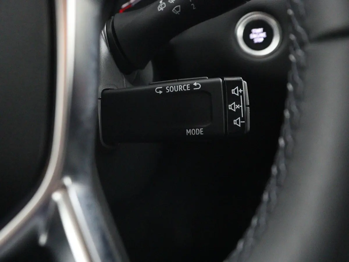 TCe 140 EDC GPF Intens | Automaat | Parkeercamera | Navigatie |