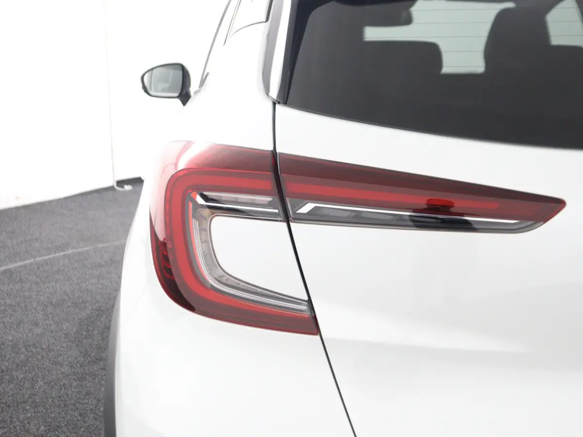 TCe 140 EDC GPF Intens | Automaat | Parkeercamera | Navigatie |