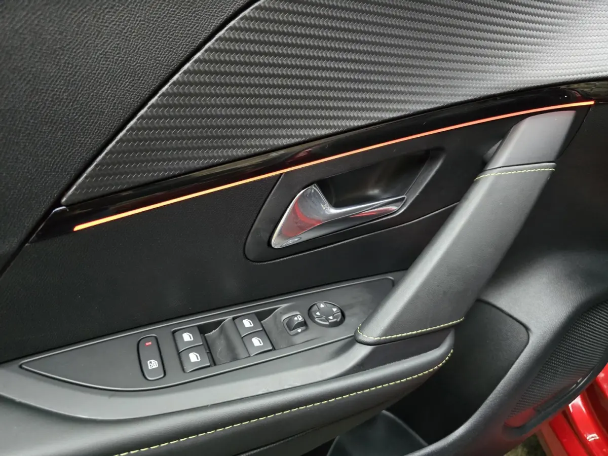 EV Allure 50 kWh GT Pano Memory/ massage Camera Clima Cruise 17"LM