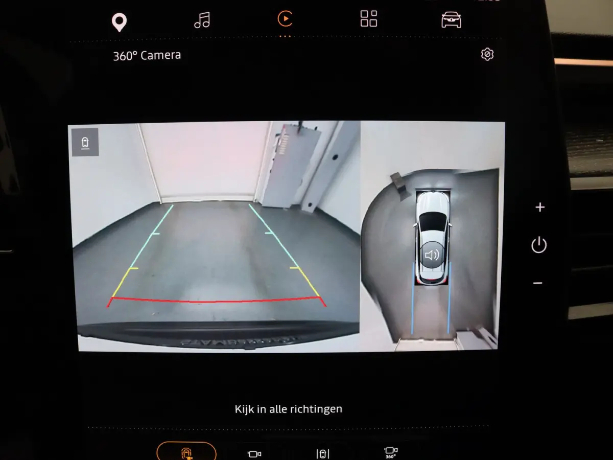 200pk E-Tech full hybrid iconic Apple Carplay/Android Auto | Climate
