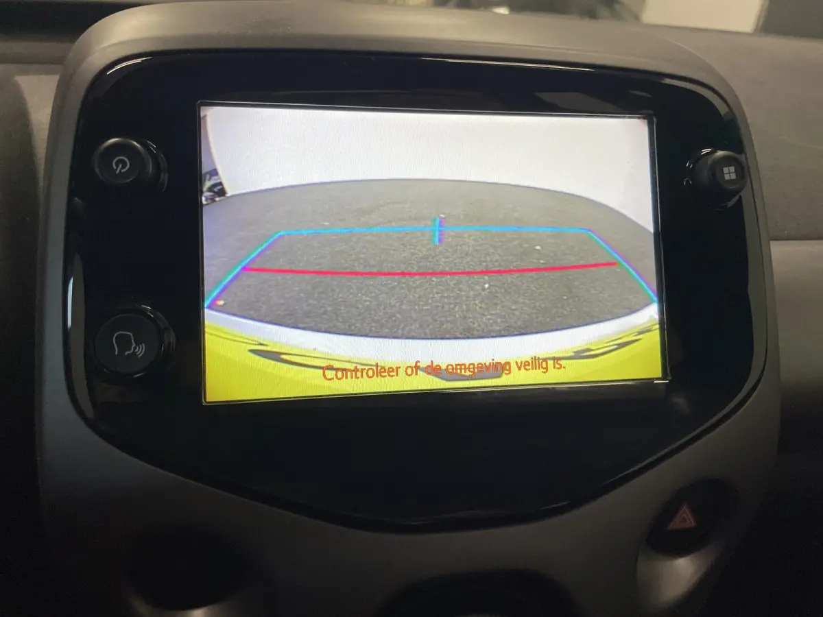 1.0 VVT-i x-play Airco Navigatie Apple Carplay/Android Auto Camera Achter