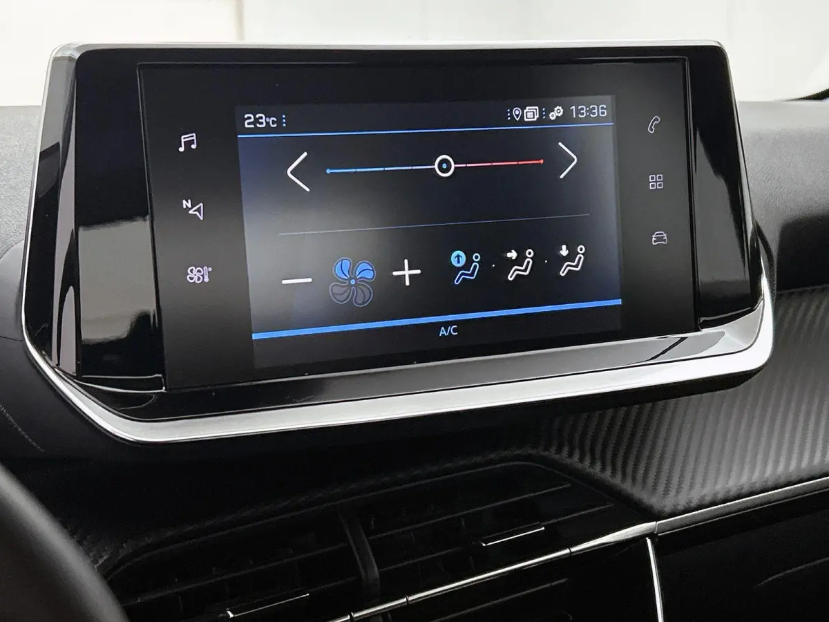 1.2 75pk Active Pack | Navigatie | Airco | Cruise Control | Parkeersensoren | 16"LMV | Apple Carplay/Android Auto |