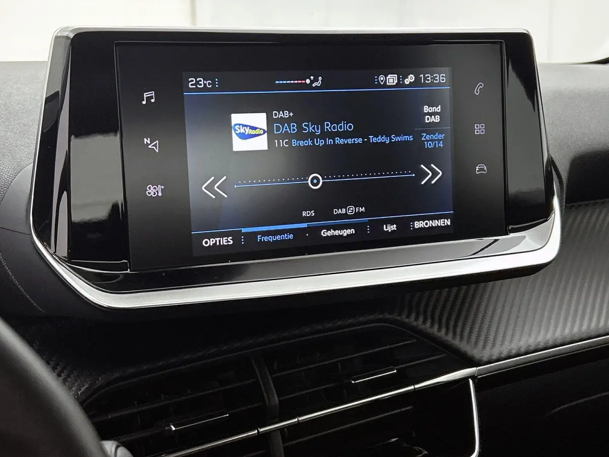 1.2 75pk Active Pack | Navigatie | Airco | Cruise Control | Parkeersensoren | 16"LMV | Apple Carplay/Android Auto |