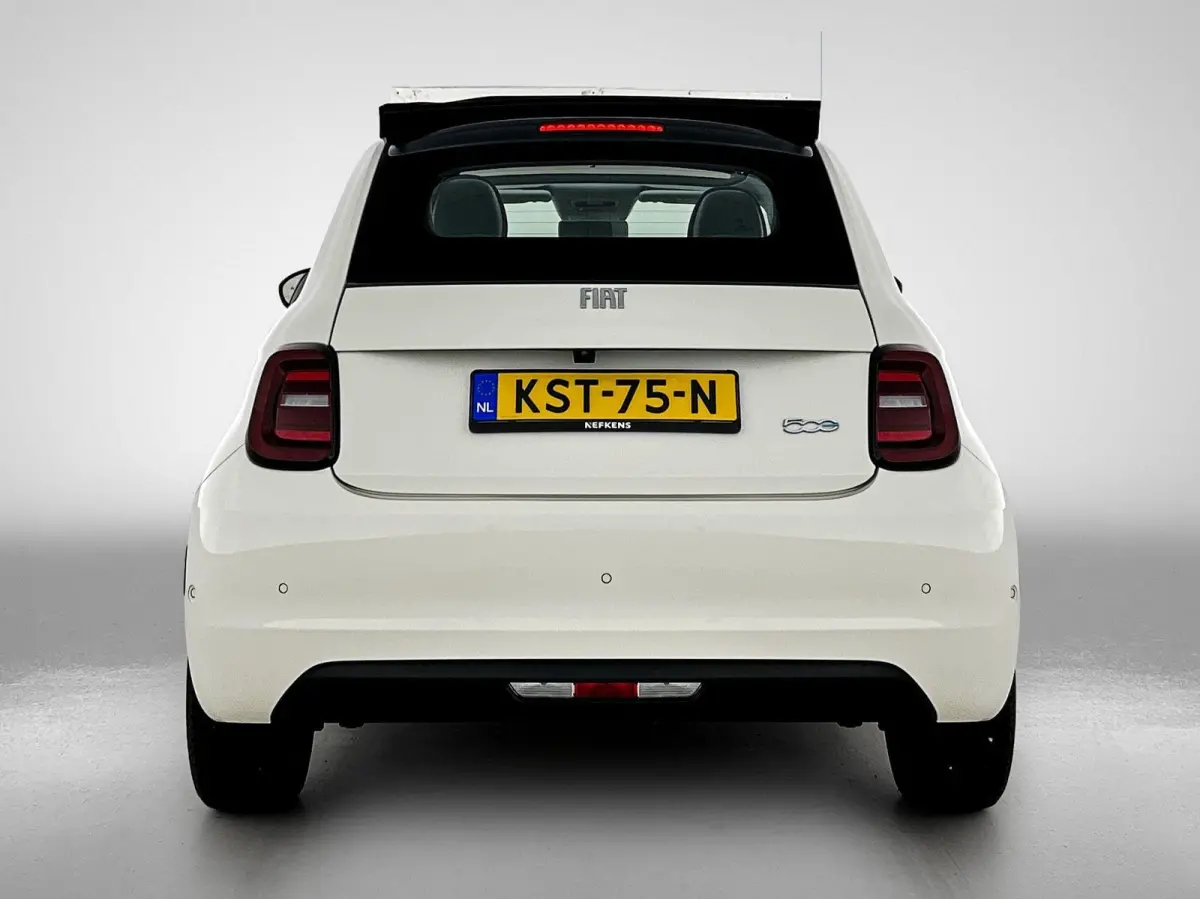 118pk Icon 42 kWh Automaat | Apple Carplay/Android Auto | Armsteun | Camera | Climate Control | Cruise Control | StoelVerwarming | Isofix | Parkeersensoren | DAB Radio |