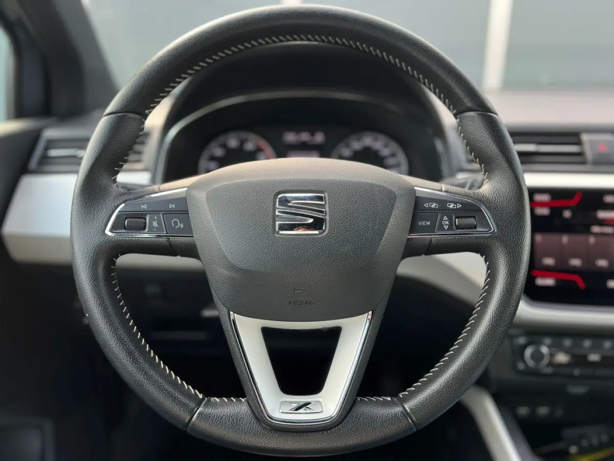 1.0TSI 95pk Xcellence | NL auto | Camera | Navi | Trekhaak | Cruise | Carplay