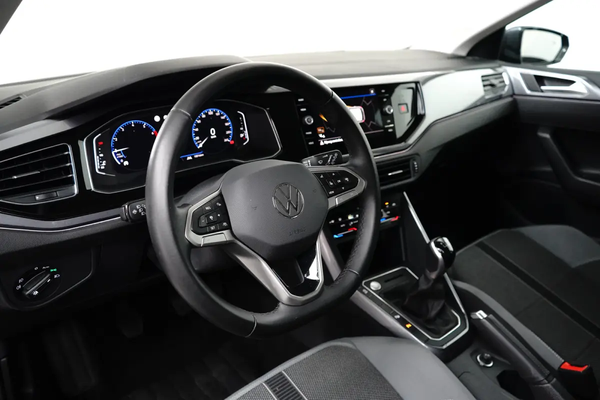 1.0 TSI Life Edition l Matrix LED l Dodehoek Assistent l Elektr. Inklap. Spiegels l Parkeersensoren l Groot Digital Dash l