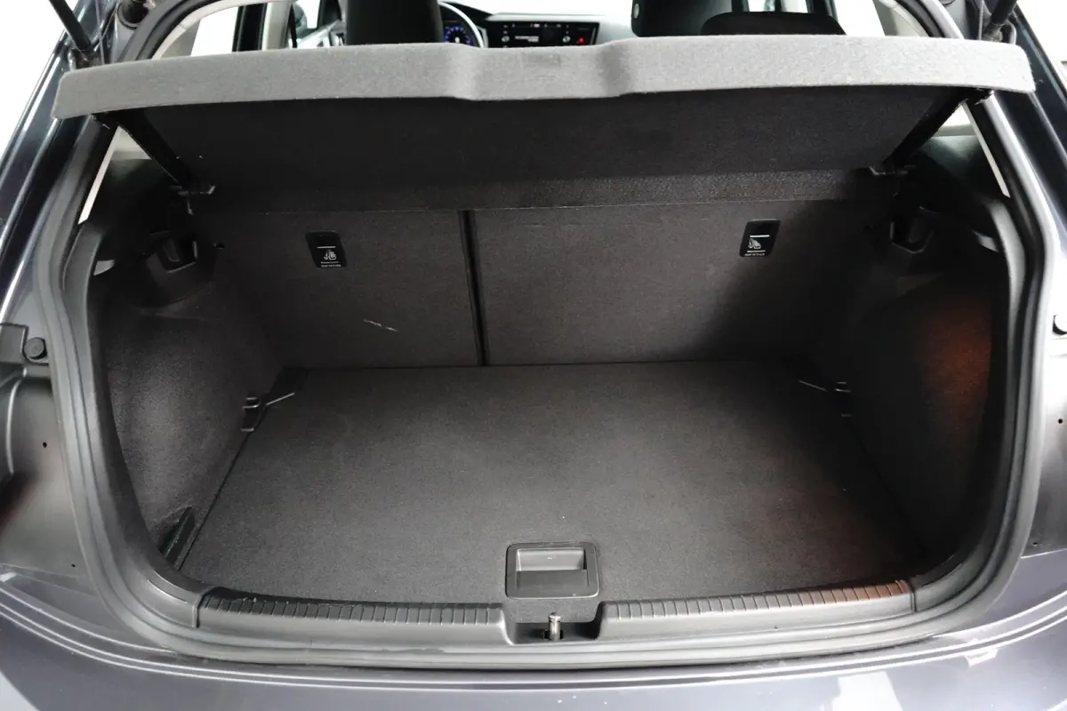 1.0 TSI Life Edition l Matrix LED l Dodehoek Assistent l Elektr. Inklap. Spiegels l Parkeersensoren l Groot Digital Dash l