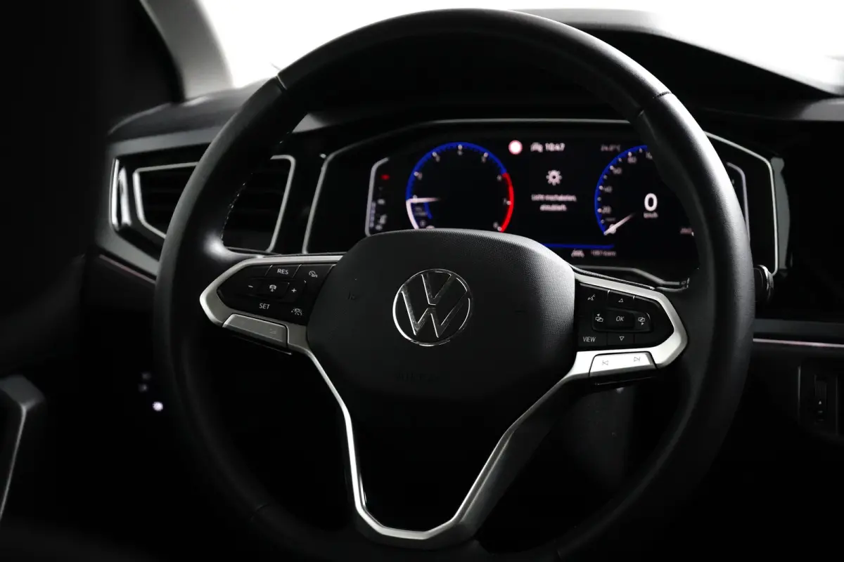 1.0 TSI Life Edition l Matrix LED l Dodehoek Assistent l Elektr. Inklap. Spiegels l Parkeersensoren l Groot Digital Dash l