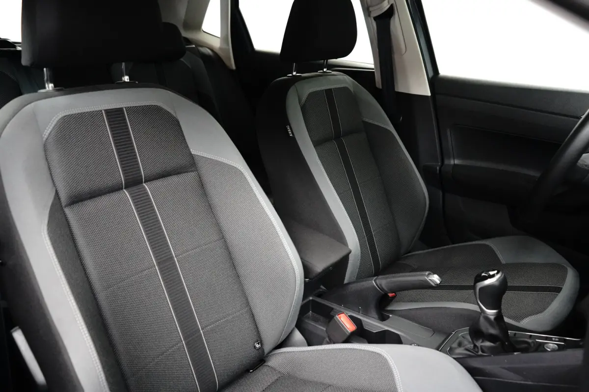 1.0 TSI Life Edition l Matrix LED l Dodehoek Assistent l Elektr. Inklap. Spiegels l Parkeersensoren l Groot Digital Dash l